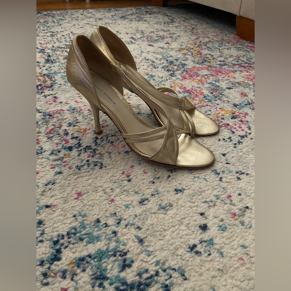 Banana Republic Pale Gold Stiletto Heels Size 8